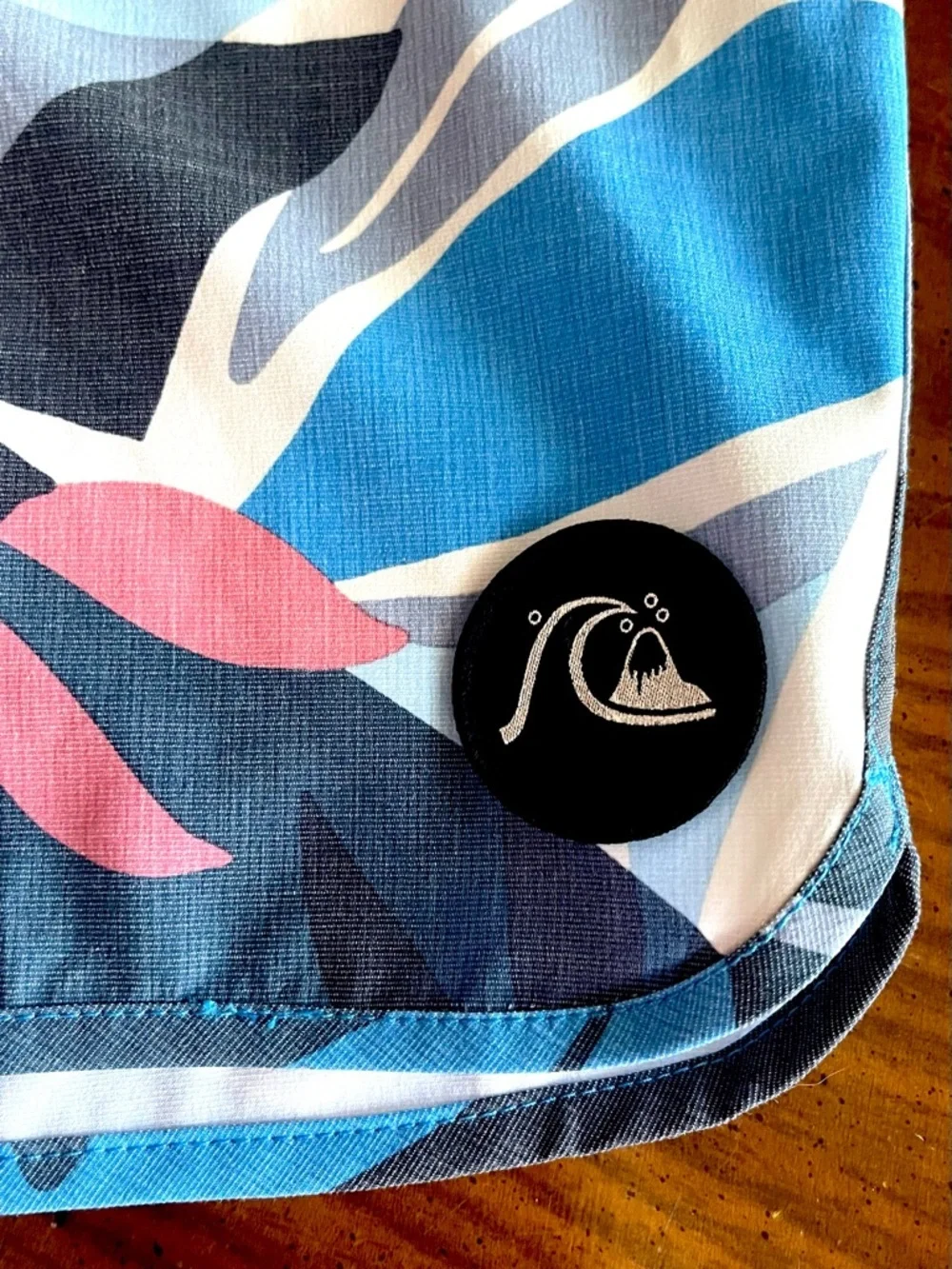 Quiksilver Blue Tropical Print Men's Boardshorts!